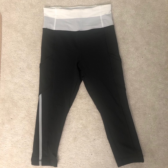 Lululemon cropped leggings - Picture 1 of 3